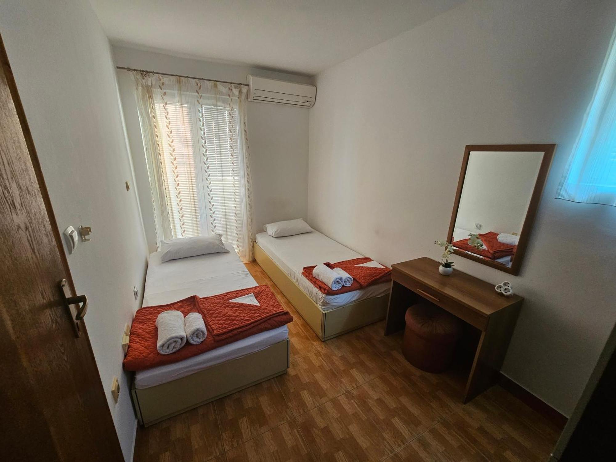 Apartments Drobni Pijesak Petrovac Oda fotoğraf