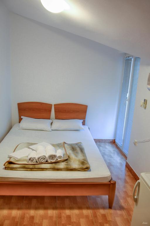Apartments Drobni Pijesak Petrovac Dış mekan fotoğraf