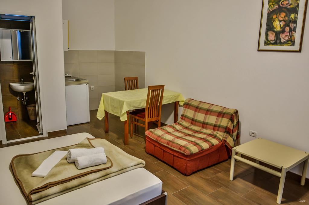Apartments Drobni Pijesak Petrovac Dış mekan fotoğraf