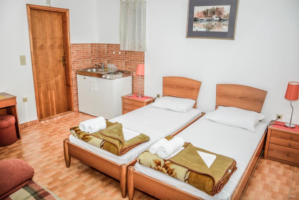 Apartments Drobni Pijesak Petrovac Dış mekan fotoğraf