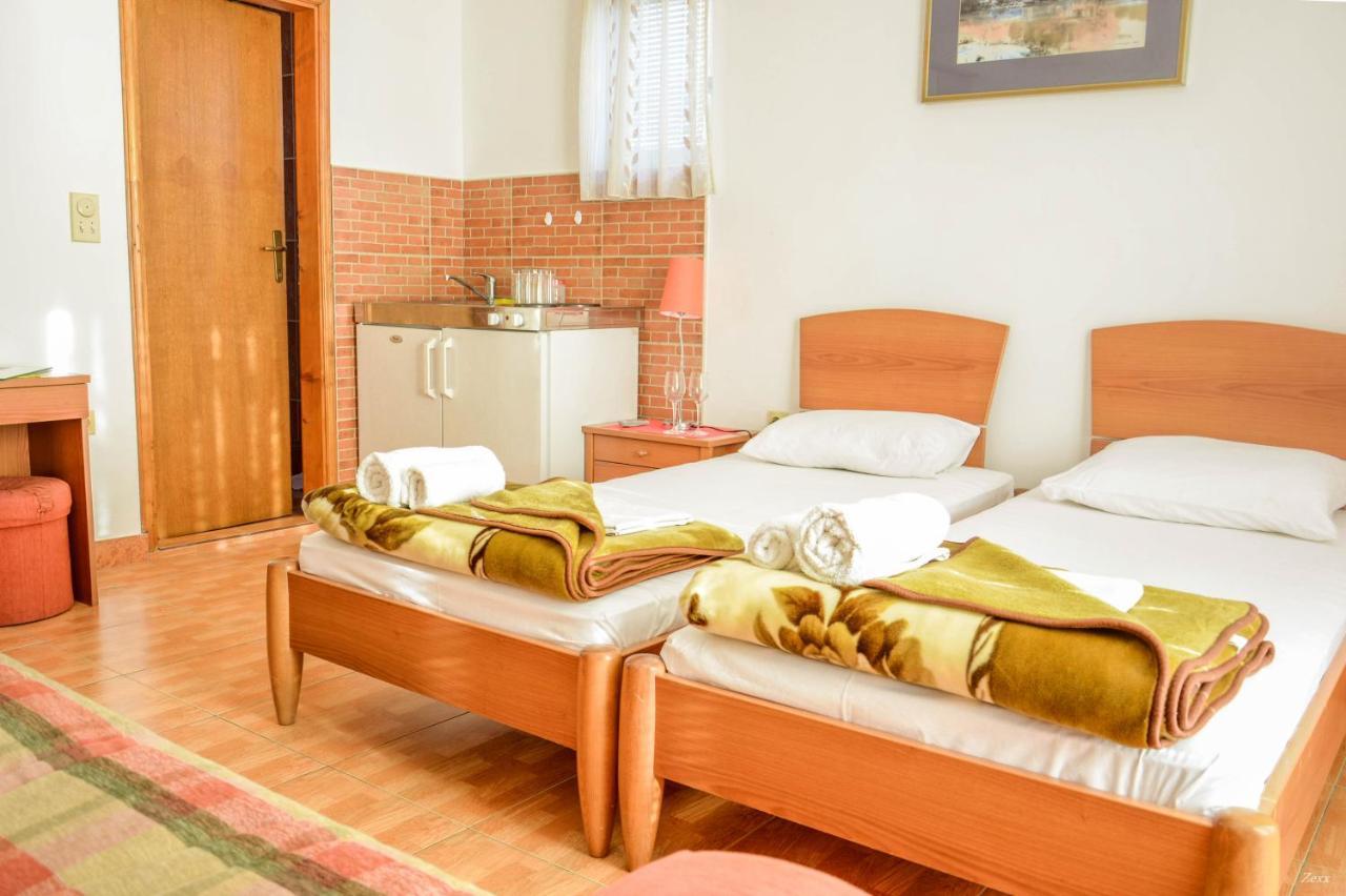 Apartments Drobni Pijesak Petrovac Dış mekan fotoğraf